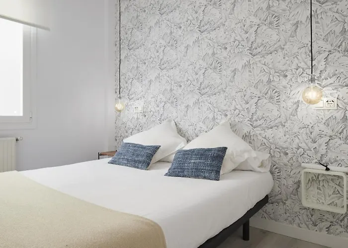 Always Easy I Arroka سان سيباستيان