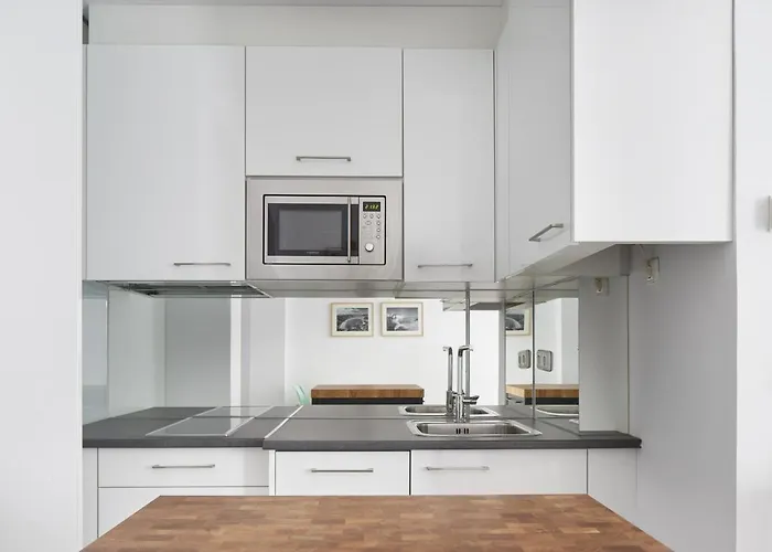 Always Easy I Arroka